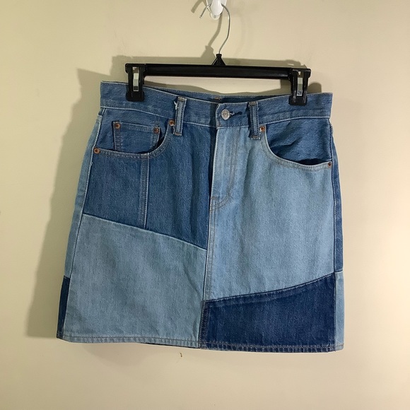 Levi’s Cotton Patched Denim Mini Skirt Size 27 - Picture 2 of 8